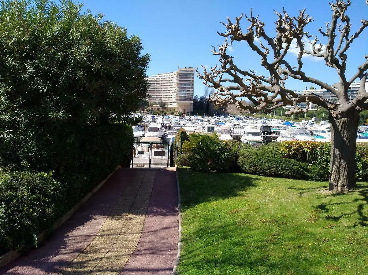 Appartement STUDIO Cannes Marina Mandelieu France